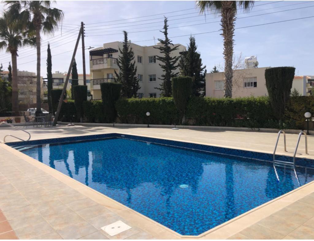 Central Pool-Side 2 Bedroom Apartment In Pafos Zewnętrze zdjęcie