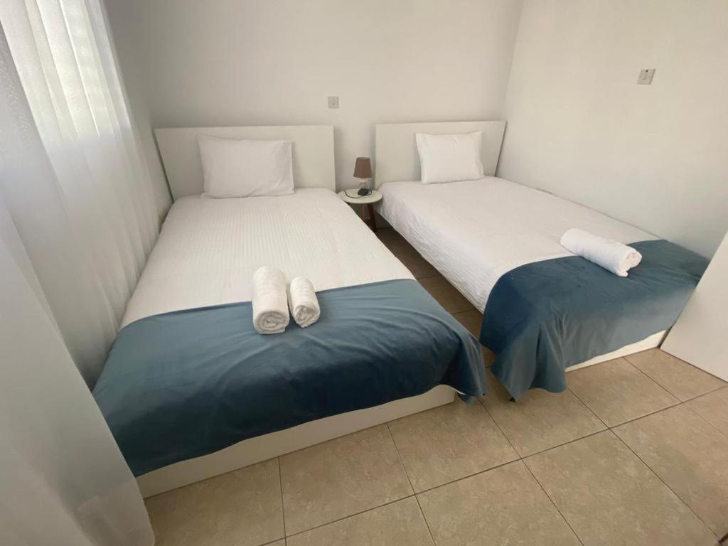 Central Pool-Side 2 Bedroom Apartment In Pafos Zewnętrze zdjęcie